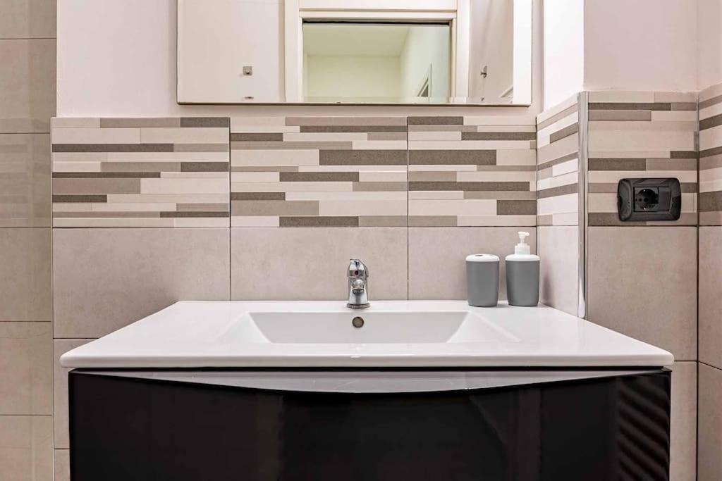Guest Planet - Modern Flat Centrale M2 Milan Exterior photo